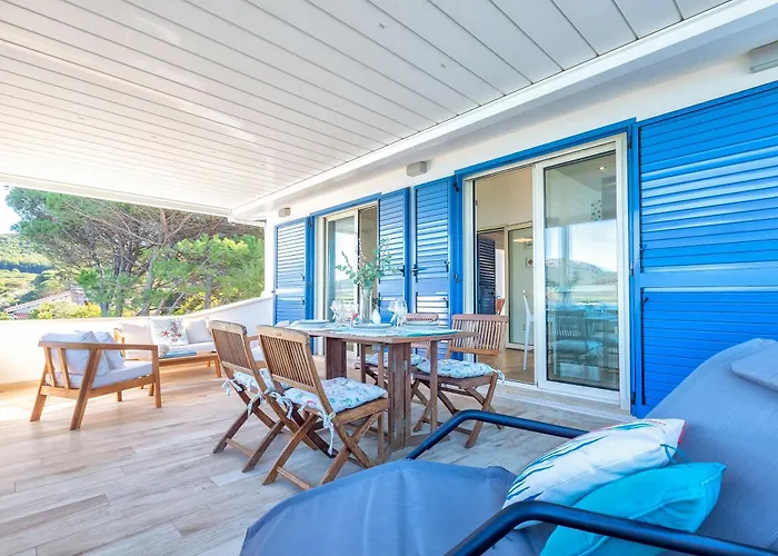 Sardinia Re - Bay Terrace Apartment Porto Conte